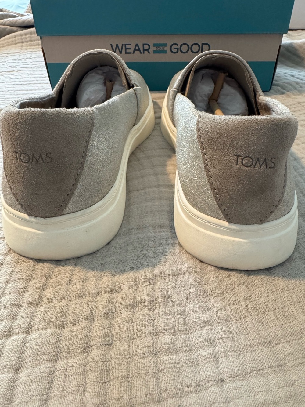 TOMS Kameron Slip-On Sneaker - Champagne Metallic Leather - Women’s Size 9 - Picture 5 of 9